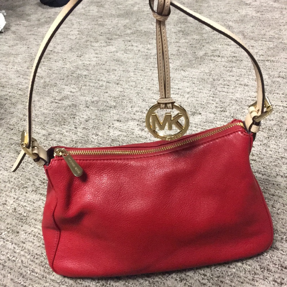 Small red Michael Kors purse, like new condition!